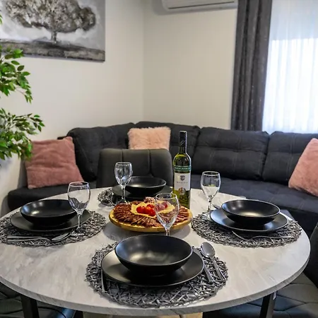 Apartmani Tea Ogulin Exterior photo