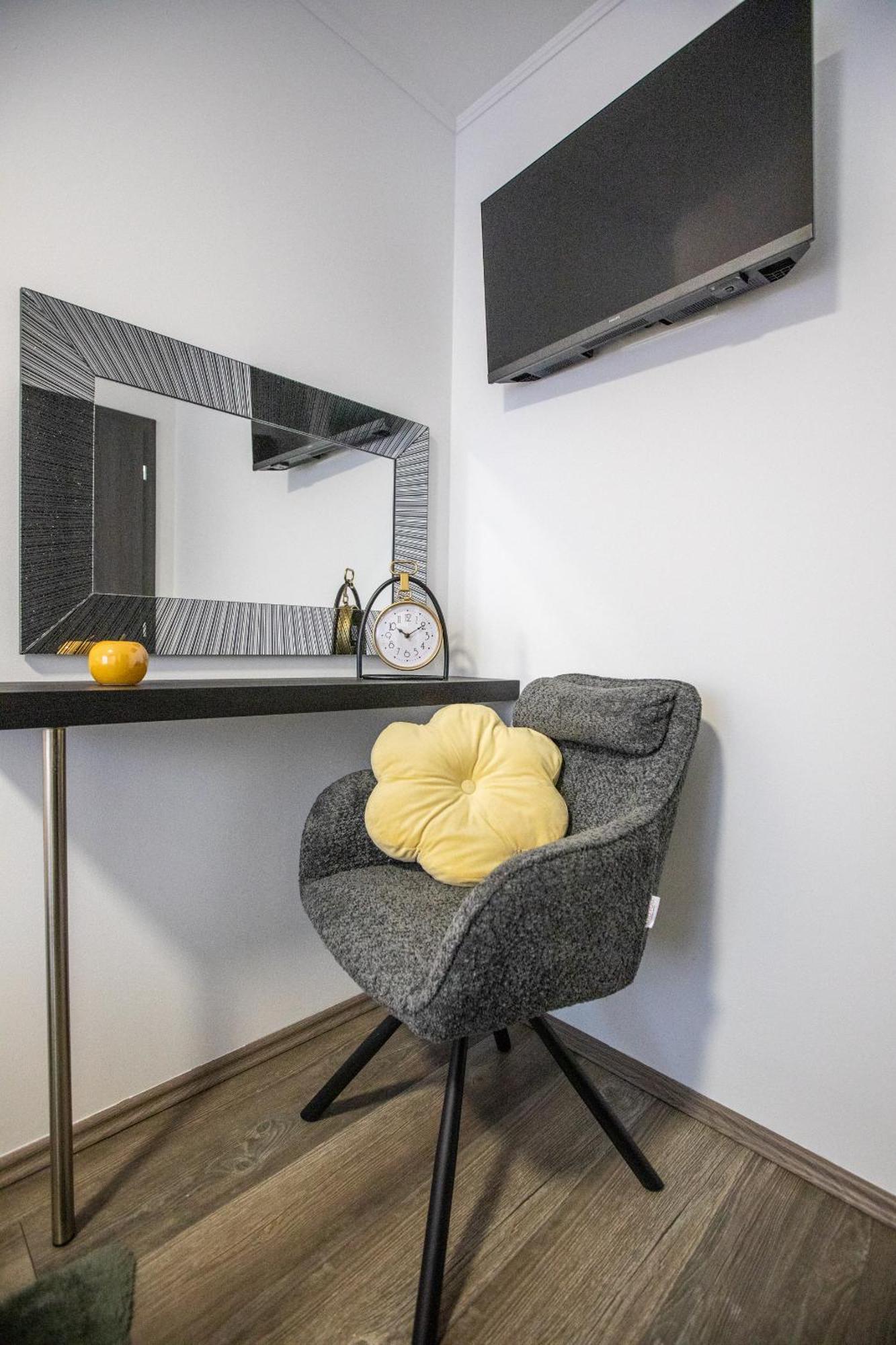 Tea Apartment *